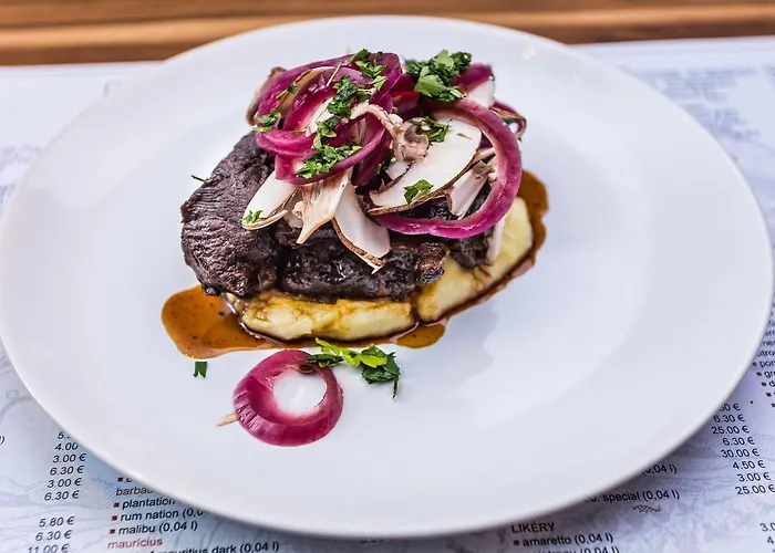 Hotel Barok And Bratislava