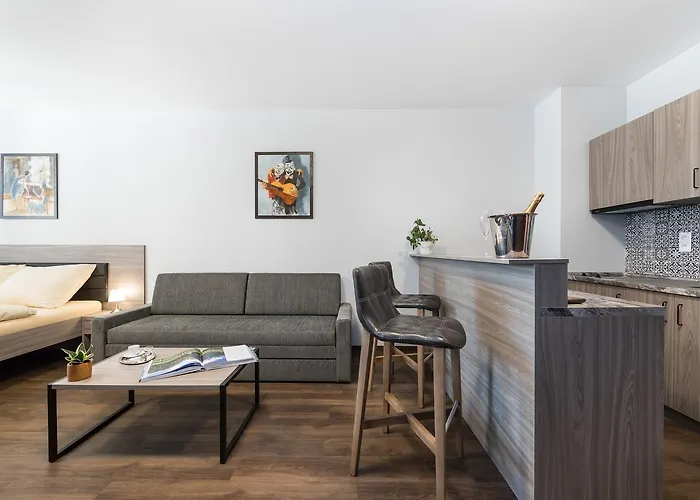 Barok And Готель